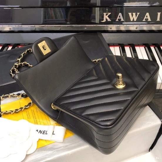 First Bag Ru CHANEL FLAP BAG 0820